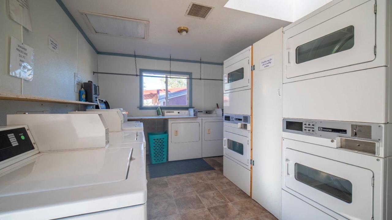 Ok Rv Park Family Tipi Ok1 호텔 모아브 외부 사진