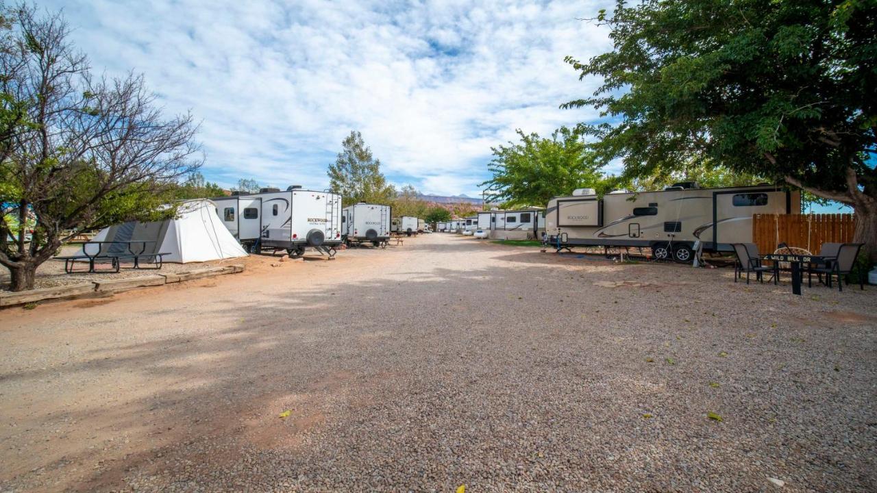 Ok Rv Park Family Tipi Ok1 호텔 모아브 외부 사진