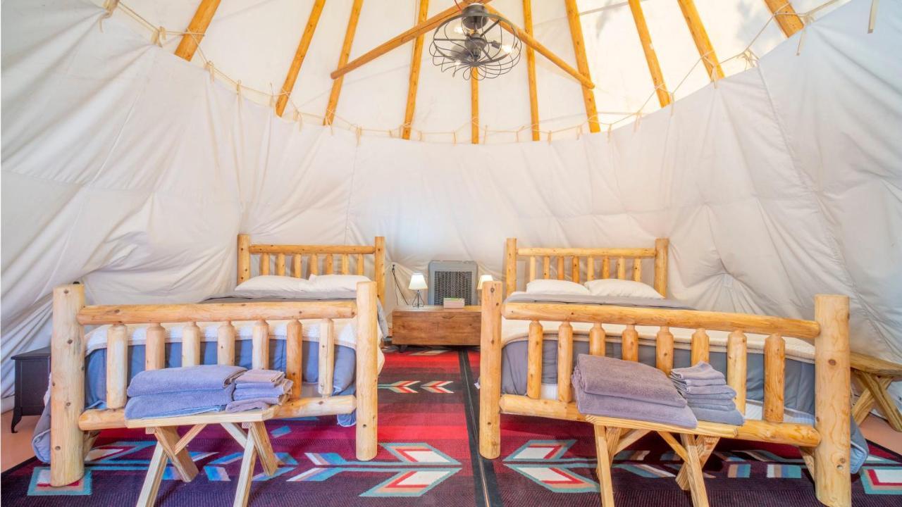 Ok Rv Park Family Tipi Ok1 호텔 모아브 외부 사진