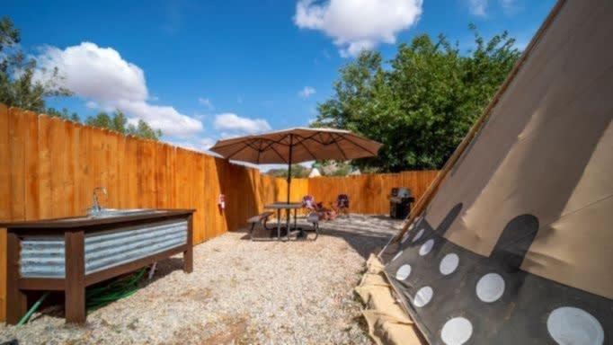 Ok Rv Park Family Tipi Ok1 호텔 모아브 외부 사진