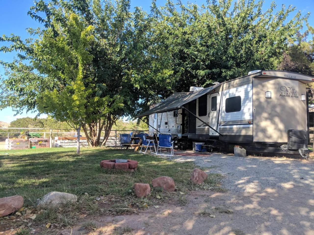 Ok Rv Park Family Tipi Ok1 호텔 모아브 외부 사진